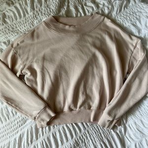 Cropped crew neck